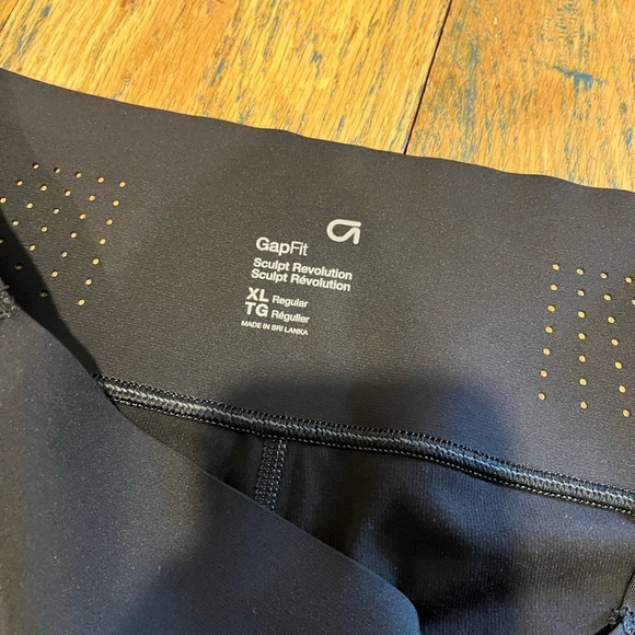 🩶 GapFit Sculpt Revolution Capri Leggings – Size XL - Picture 2 of 7